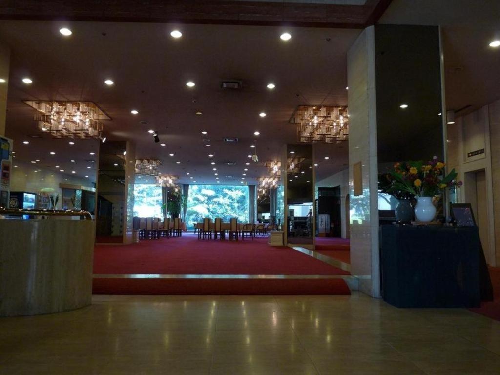 Miyakonojo Royal Hotel Exterior photo